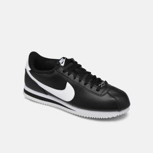 Woman Nike shoes ~ size 8